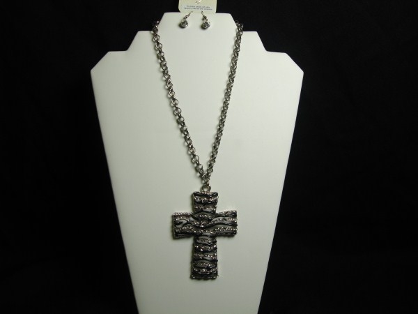 Crystal Stone Cross Necklace In Silver